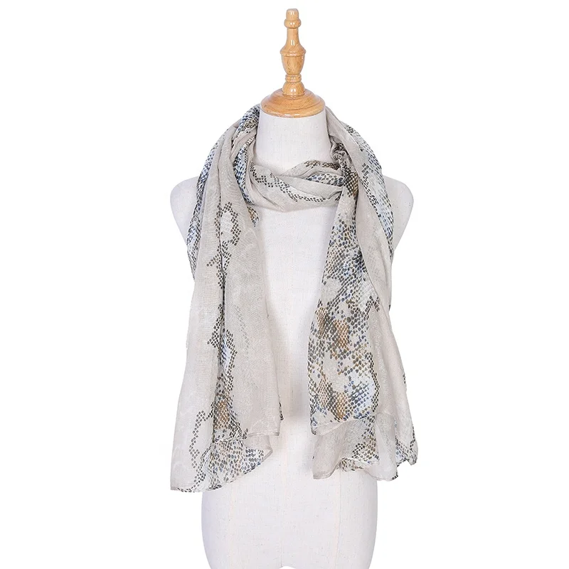 2020 New Pattern Snake Skin Design Machine Printed Women Nice And Beautiful Spring Shawl Scarf With Sides for Sewing