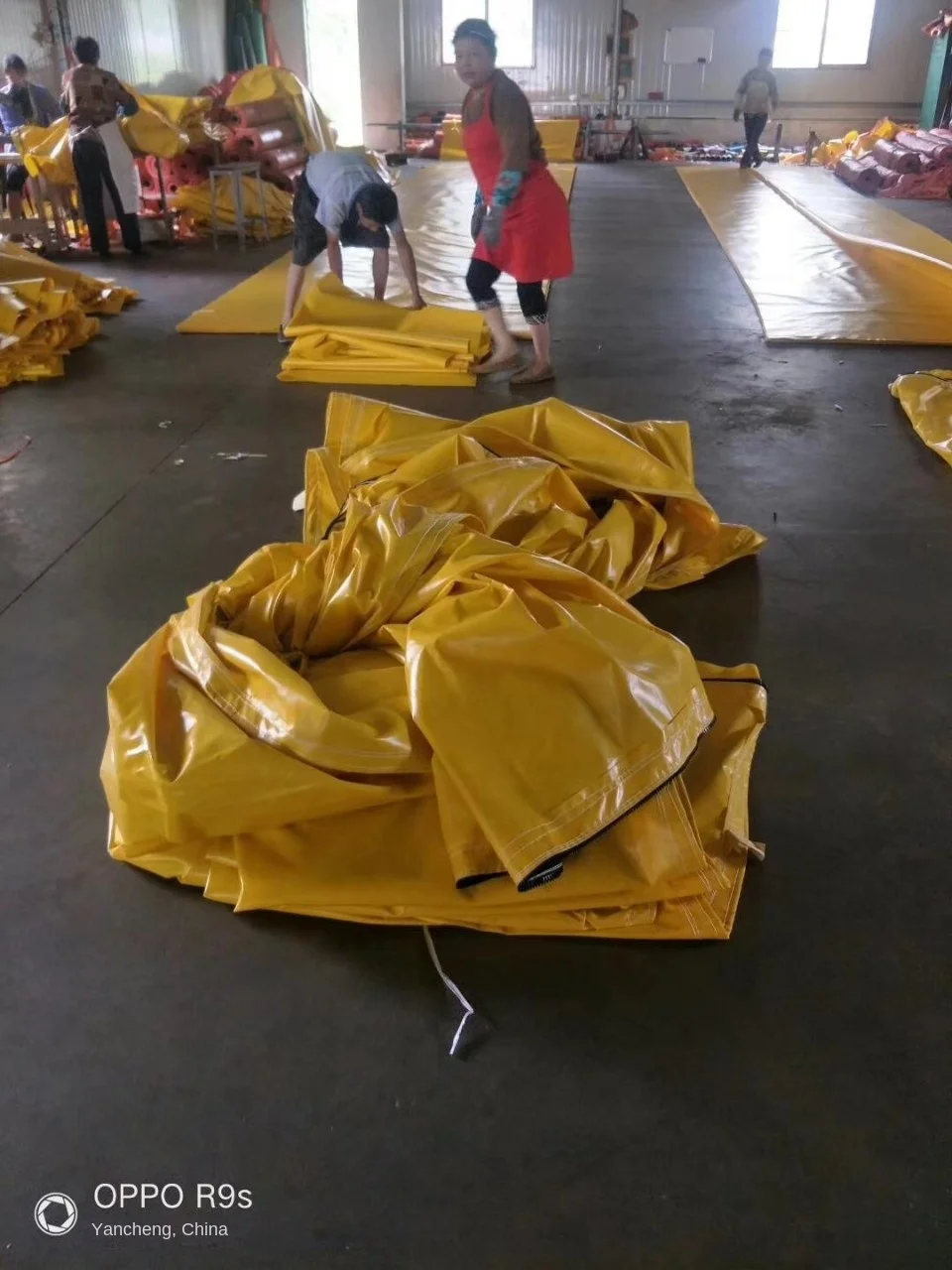 Золотистый кристаллический пигмент из слюды и титана для покрытий чернил эпоксидной смолы красок