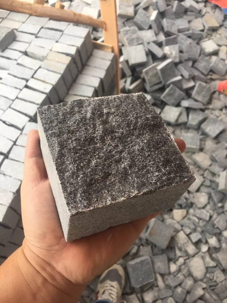 Natural G654 Grey Granite Cobblestone