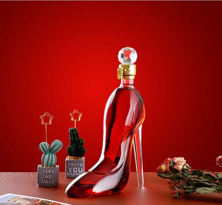 Wholesale Glass Whiskey Decanter 750ML Hot Sell High Heel Decanter Set Glass Decanter Whiskey