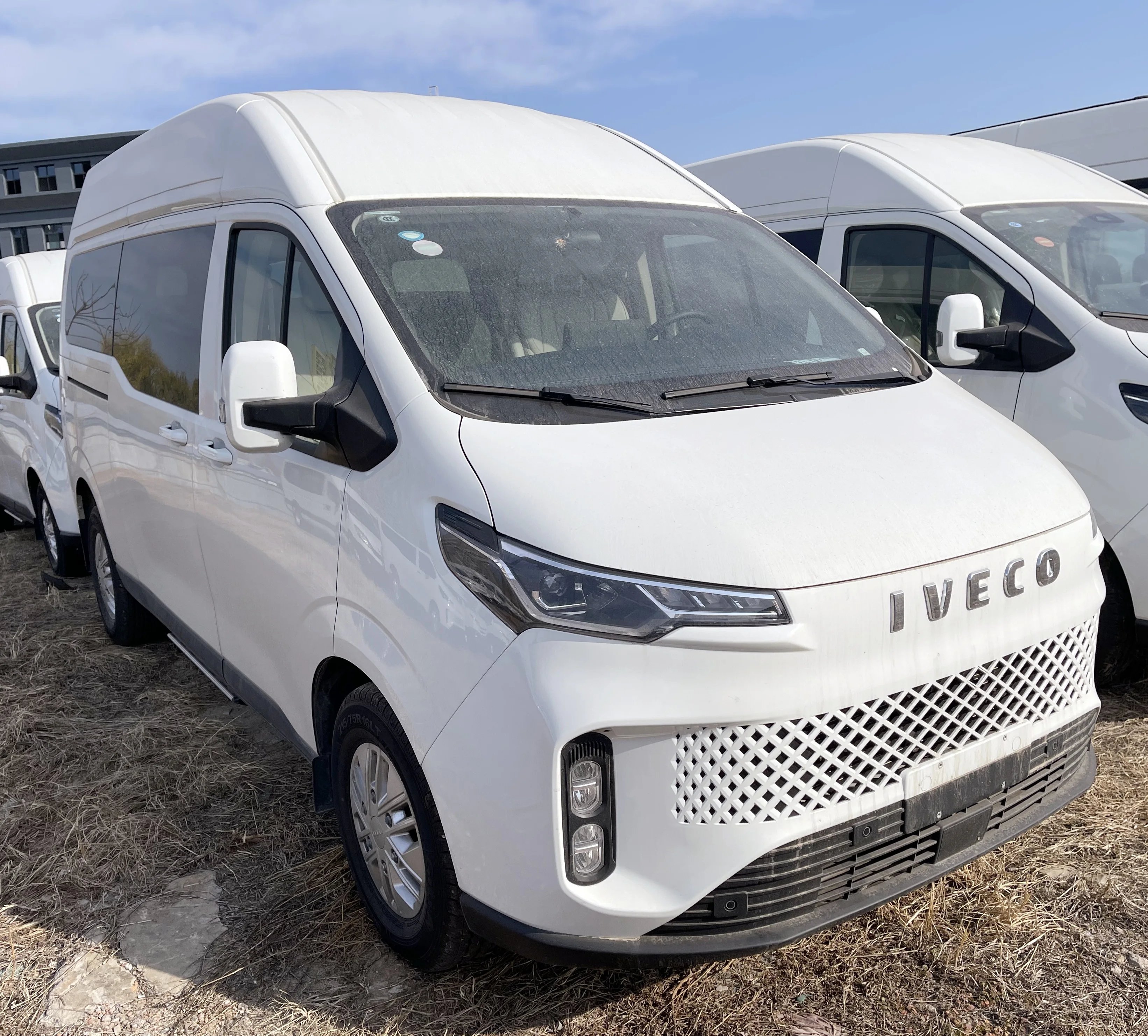 IVECO FIDATO 2.0T 9 Seats MPV Cheap Light Passenger Diesel Car Luxury Van Large Space Truck for IVECO