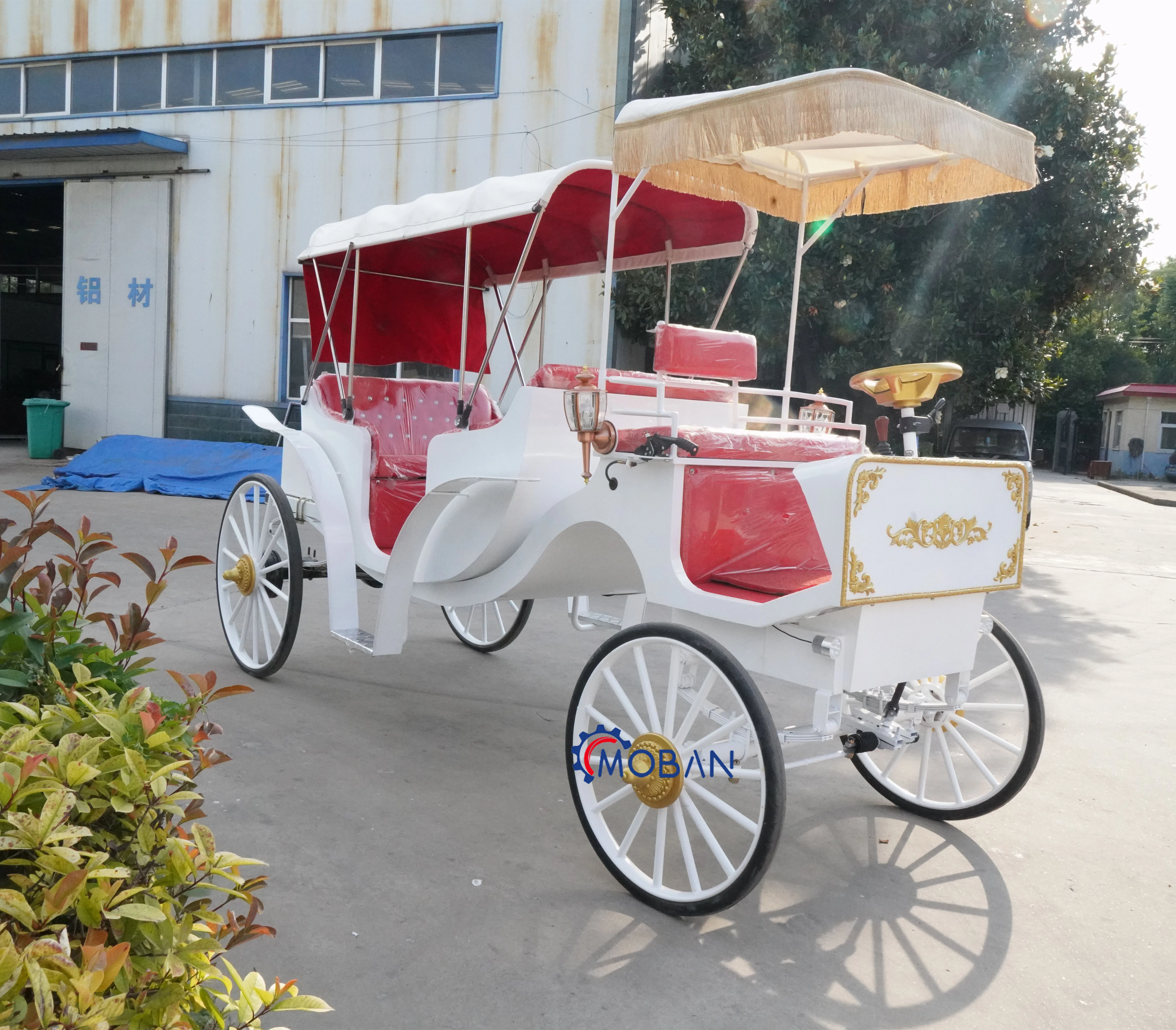 2024 latest luxury small carriage seat factory direct sales horse drawn/ electric horse carriage for sale