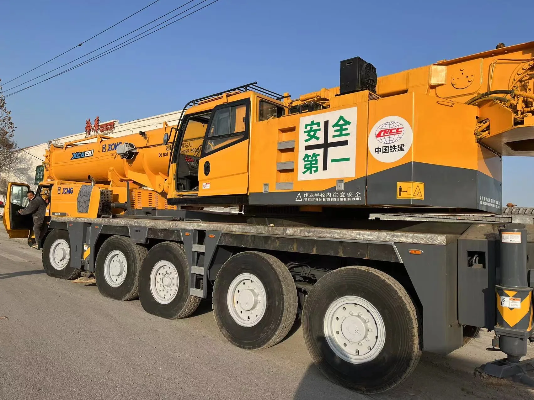 Low Cost High Quality Used Truck Crane XCA130 Second Hand Truck Crane china mobile Lifting Machinery 130 ton Used Crane