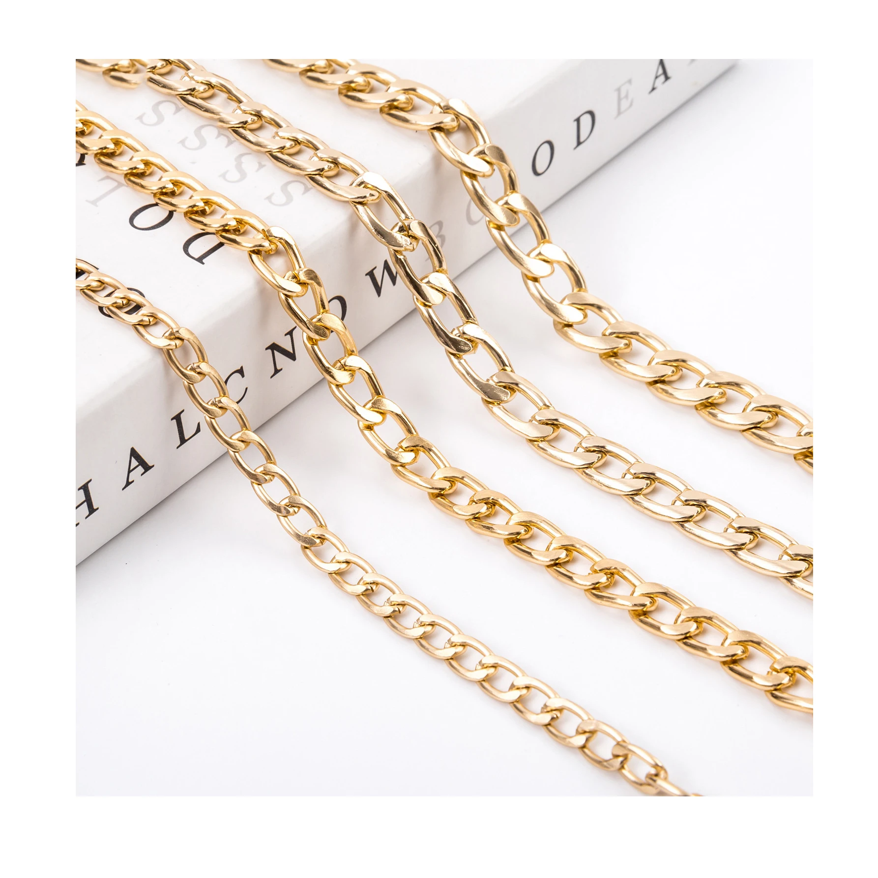 Wholesale Yiwu Jewelry Finding Supplier Iron Aluminum Golden Nickle Color Bag Chain Accessories Roll  Metal Chains