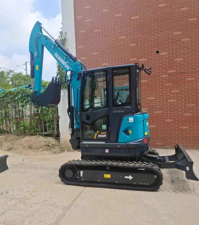 SUNWARD Small Mini Crawler Excavator SWE35UF 3.5ton Hydraulic Small Digger with CE EPA Engine