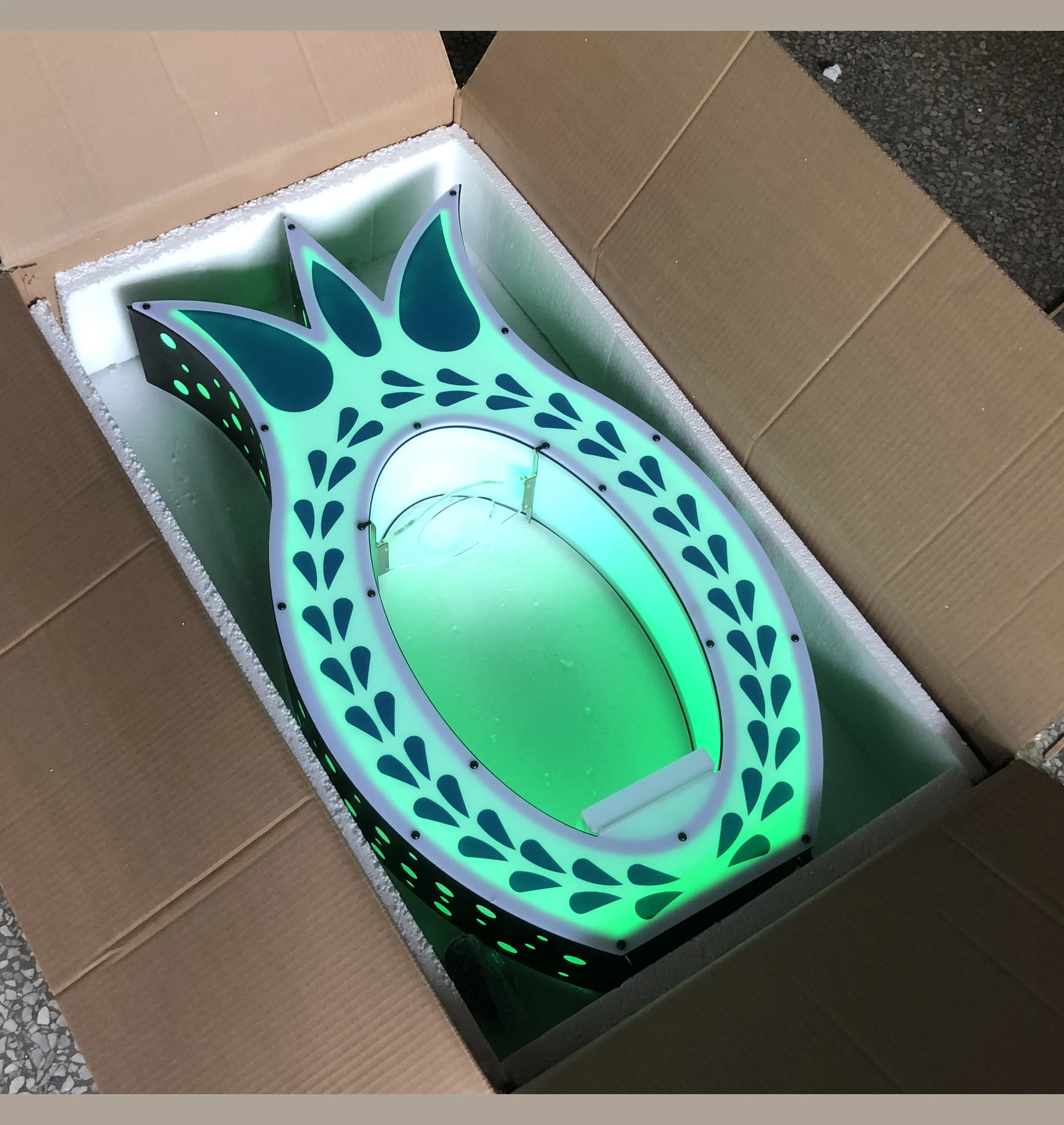 Custom Glorifier Display VIP Tequila Bottle Holder Service Carrier  LED Bottle Presenter For Night Club Party Lounge Bar Pub