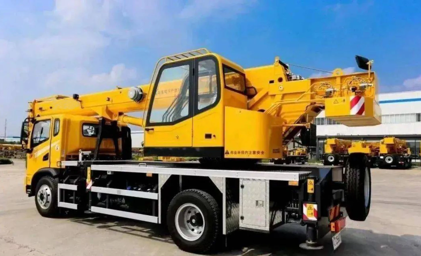 10 ton 12t lift truck crane with double cabin sales, medium truck with crane