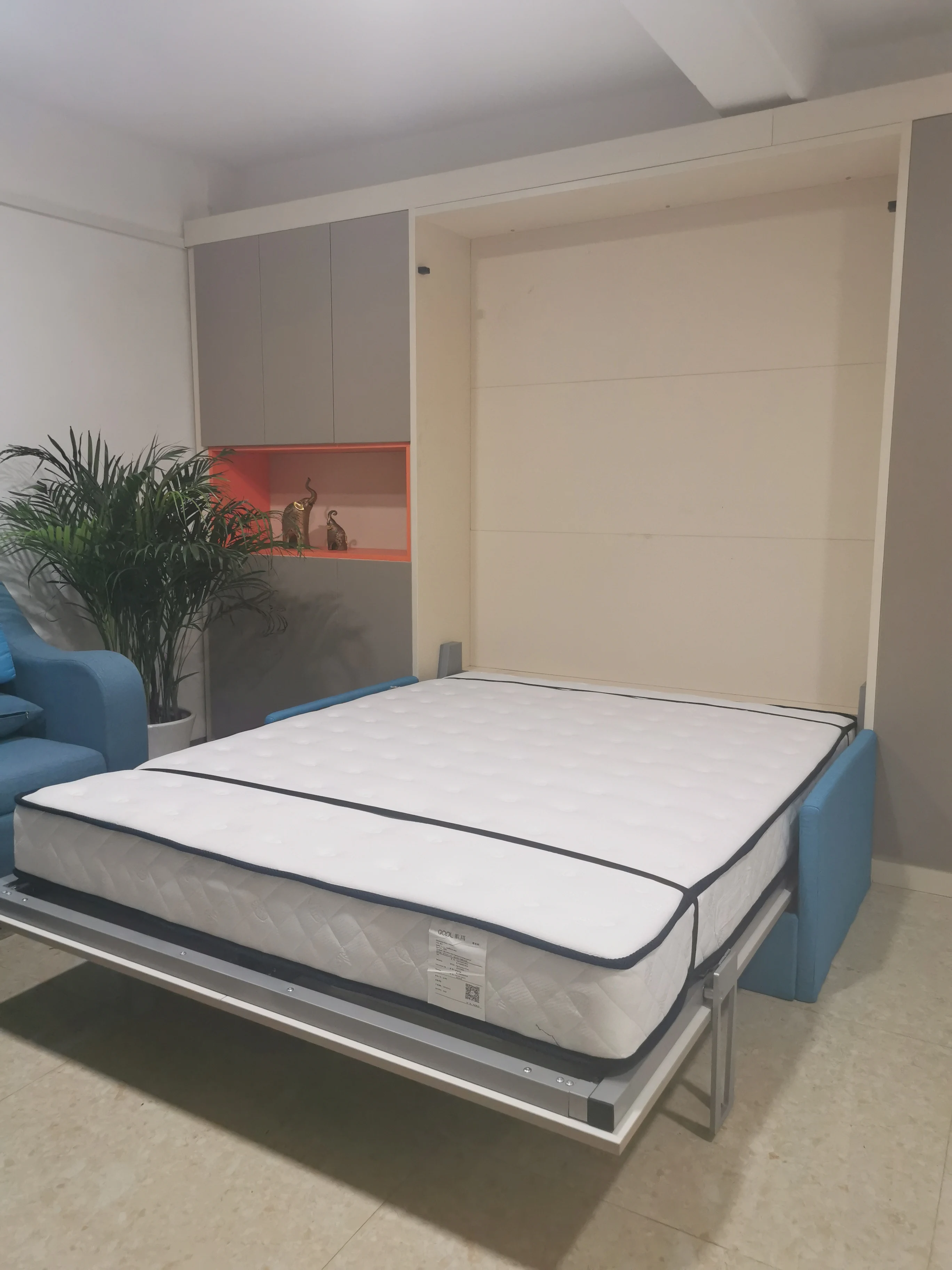 Murphy folding beds to the wall set with sofa