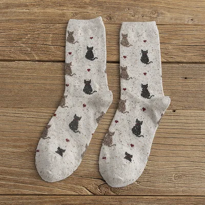 BELLEGIRL 2021 winter new arrival hot selling thick women medium tube sheep and rabbit fur women socks with cat pattern