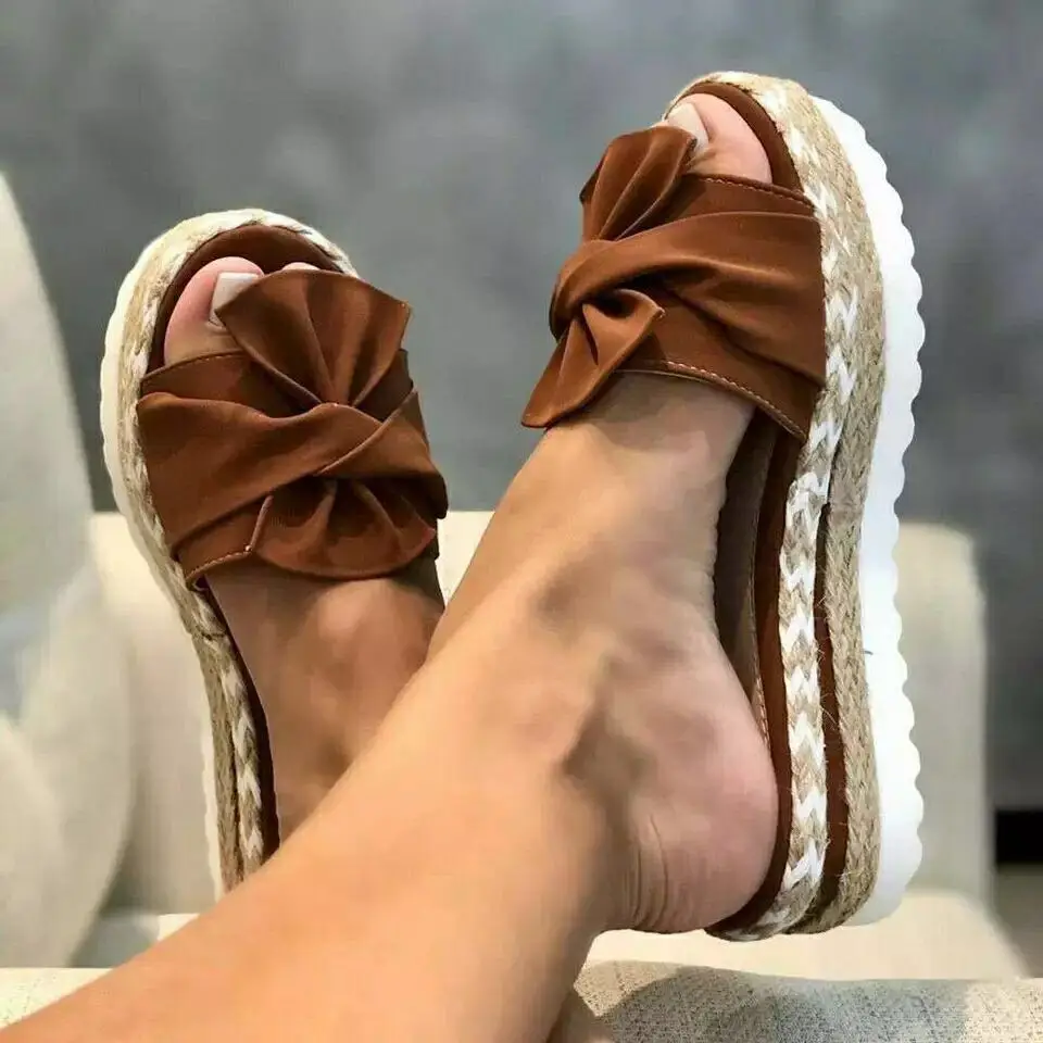 Женские пляжные шлепанцы