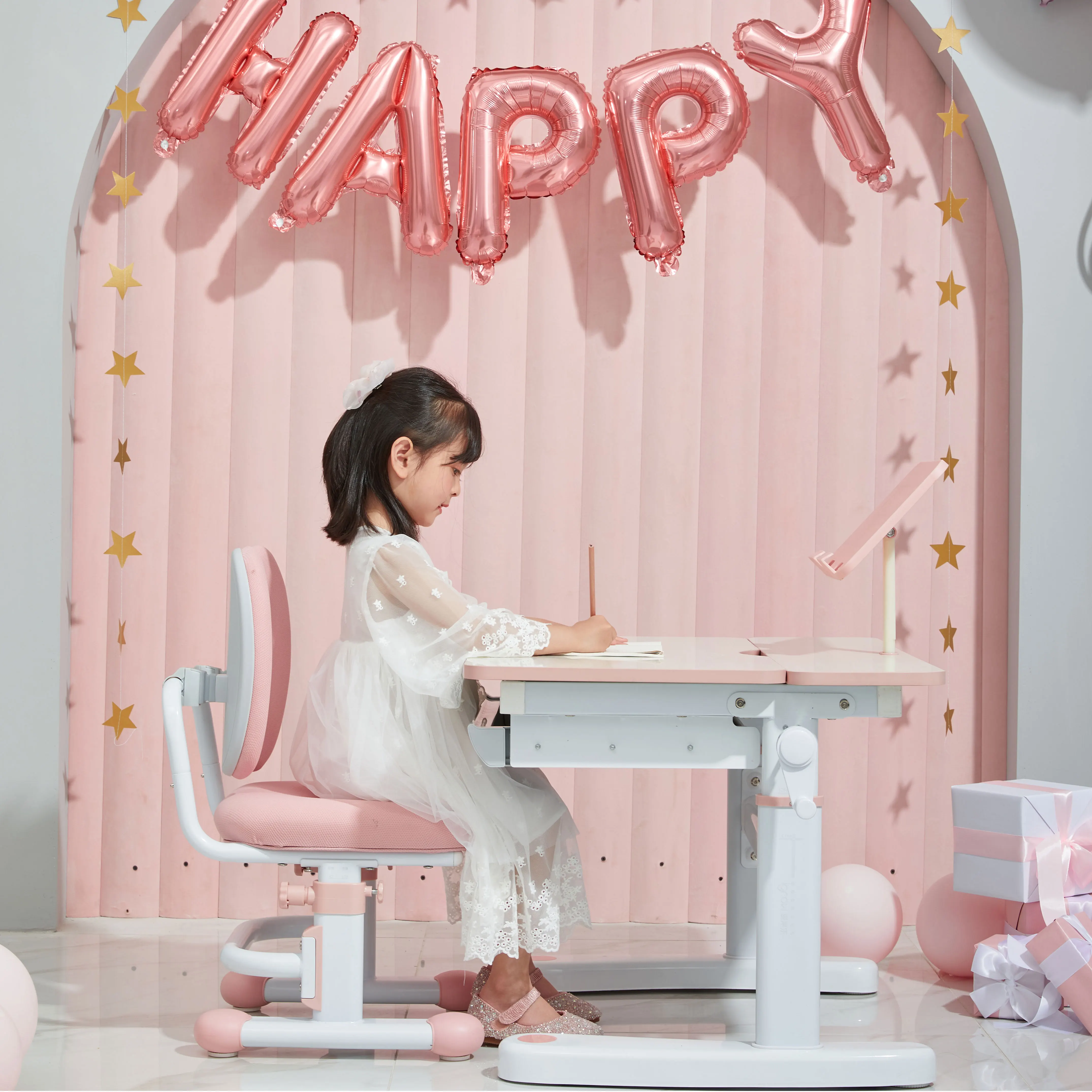 IGROW Hot Selling Educational Children Classroom Furniture Kids Study Table And Chair Set for Home