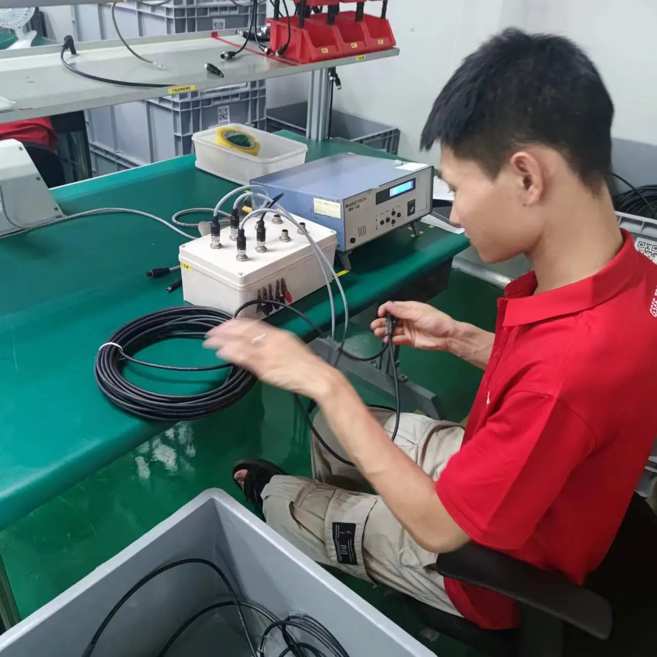 Китай IP67 Водонепроницаемый 3 контакта/4 контакта/5 контактов M12 код кабель pre-moldin со светодиодным дисплеем круглый разъем для клиента