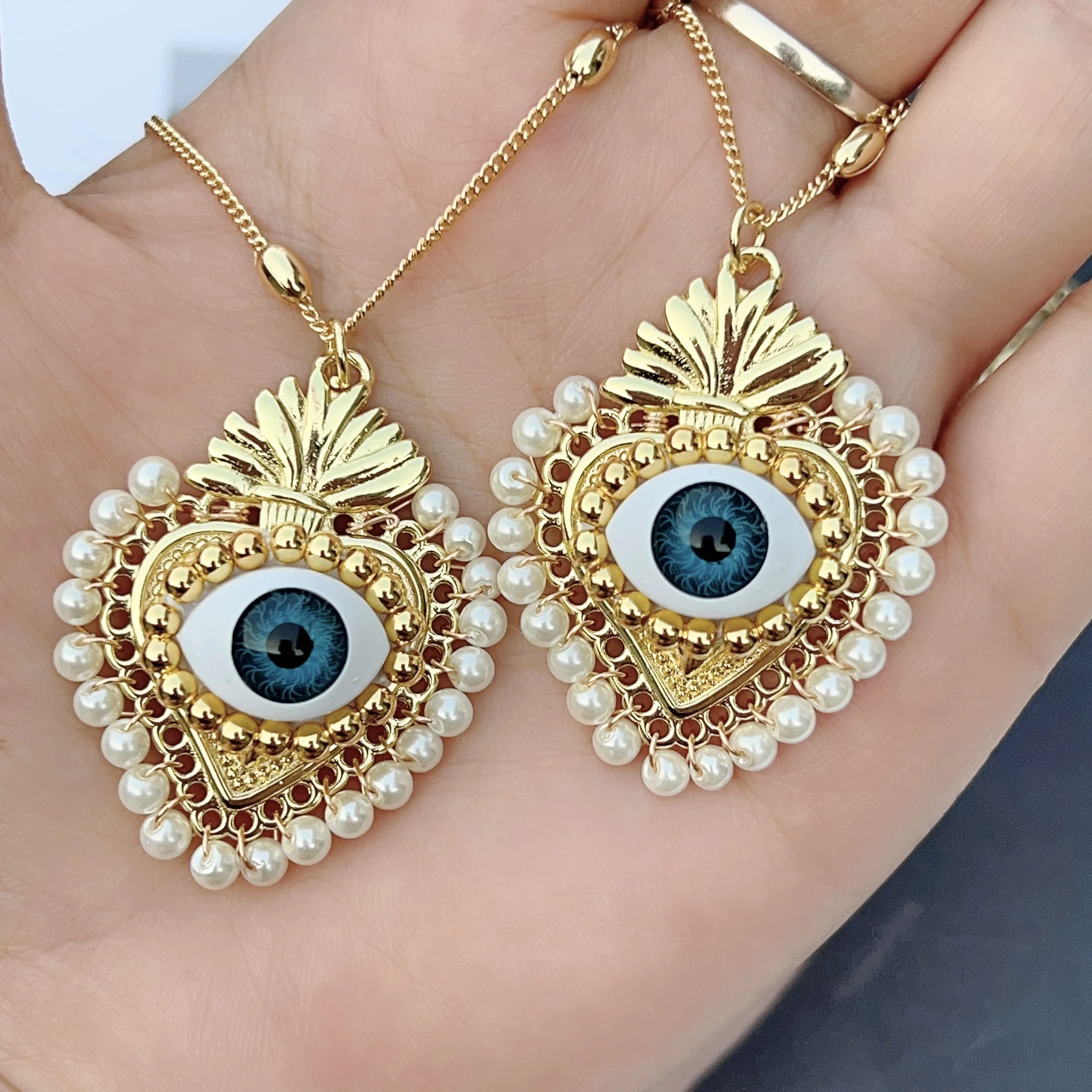 Ожерелье с жемчугом в форме сердца