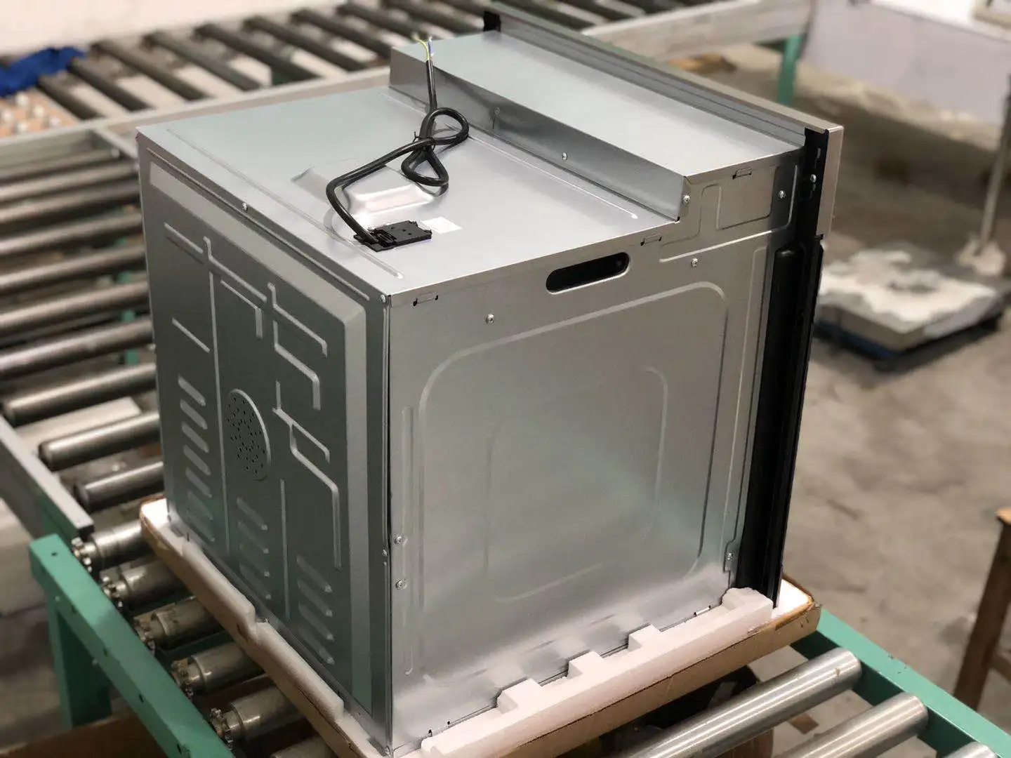 80L Large Capacity Built-In Kitchen Cabinet Electrical Rotating Pizza Oven for Cooking Cakes Home Baking Appliances