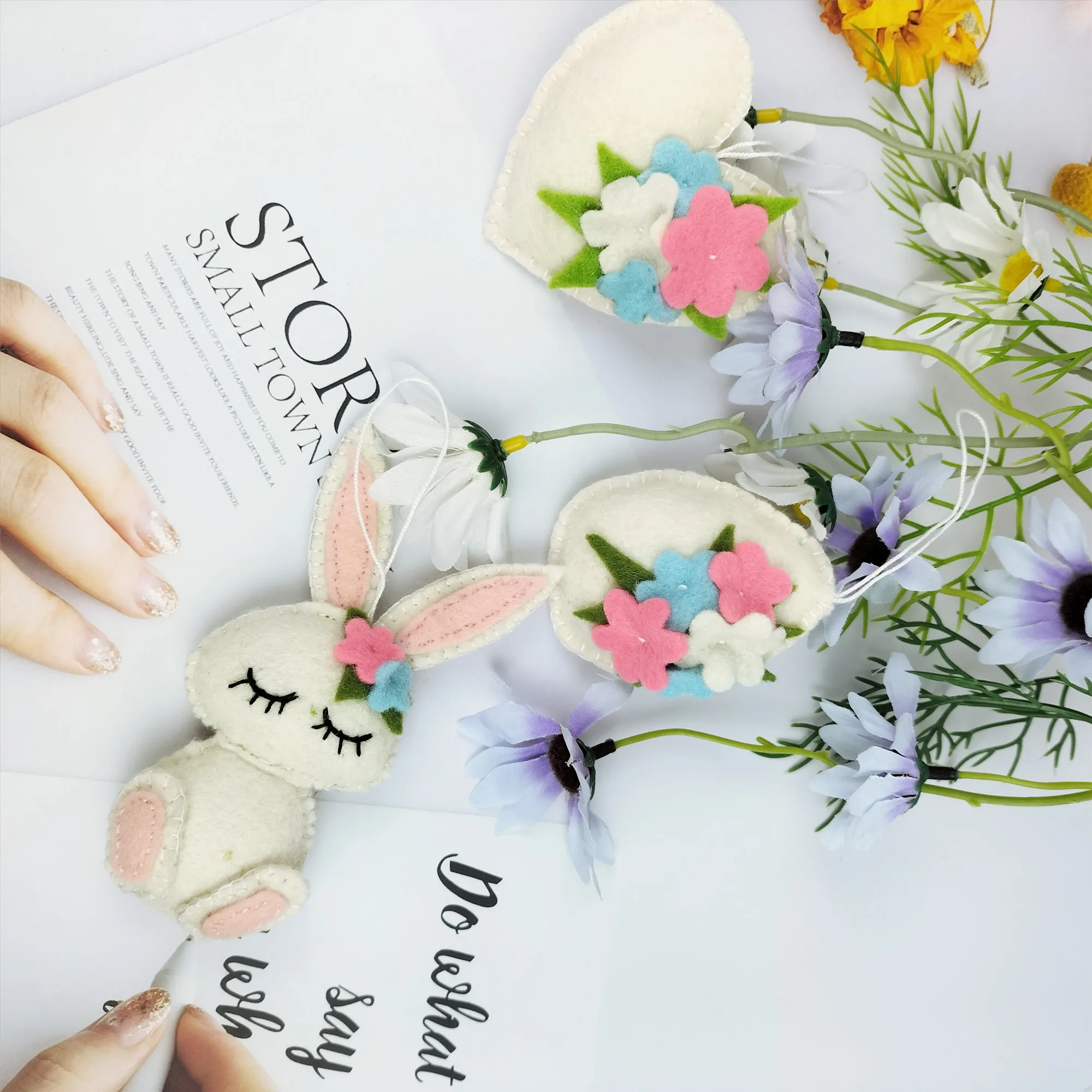 New Design Handmade White Felt Rabbit Heart and Egg Easter Decoration Felt Crafts Seasonal Ornaments Party Decorations Supplies