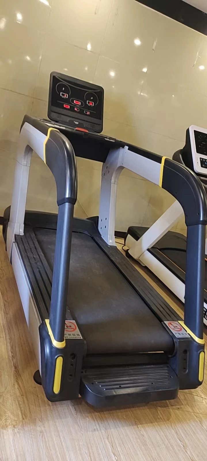 New Design Commercial Gym Equipment Exercise Running Machine LCD Screen Commercial Treadmill
