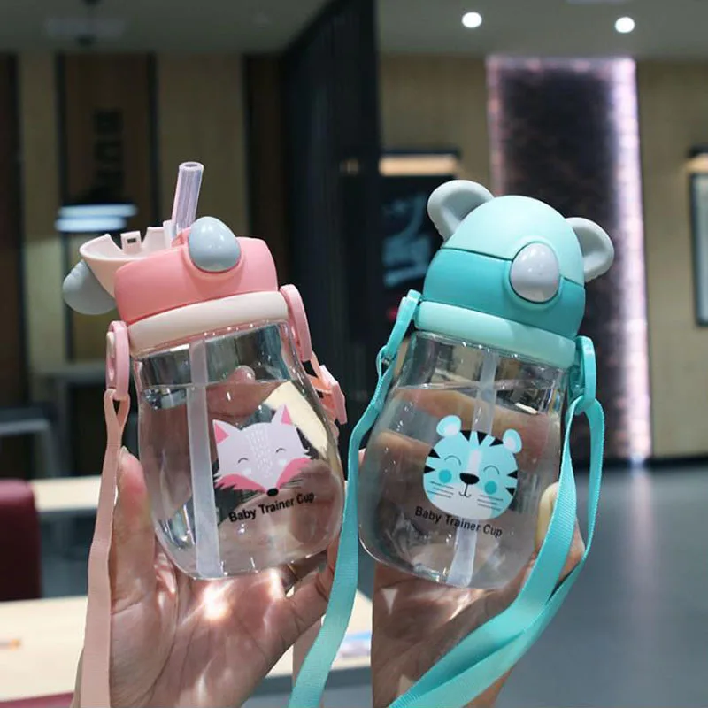 
2020 New Arrival Baby Plastic Water Bottle Cartoon Pattern Kids School Drinking Water Cup with Straw and Rope 16OZ 