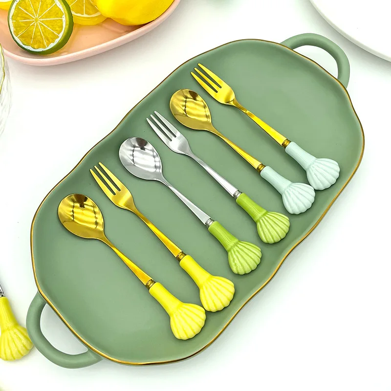 Creativity New Arrival Top Sale Product Stainless Steel Flatware Spooon And Fork Cutlery Set With Ceramic Shell Shape Handle