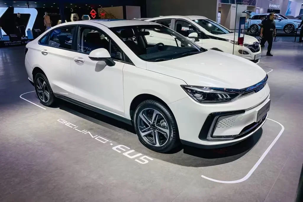Automobile Vehicles Car Auto Baic Motor Eu5 Plus 2020 R600 Premium In Stock New Left Hand Car Low Price Ev Car Suv