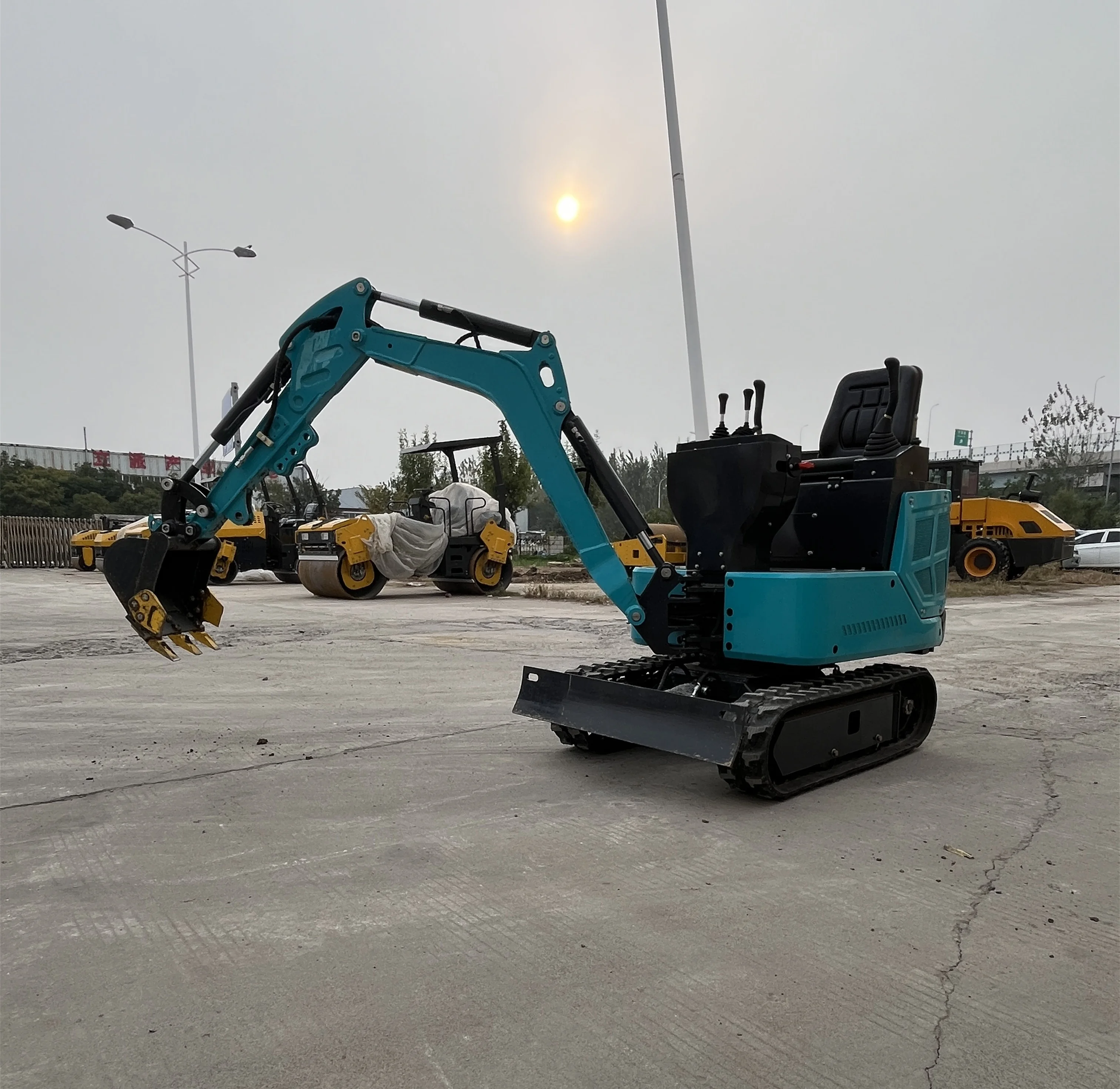Shandong Luxin Heavy mini excavator 1 ton 2 tons 3 tons multifunction for sale home ditch digger agricultural tillage machinery