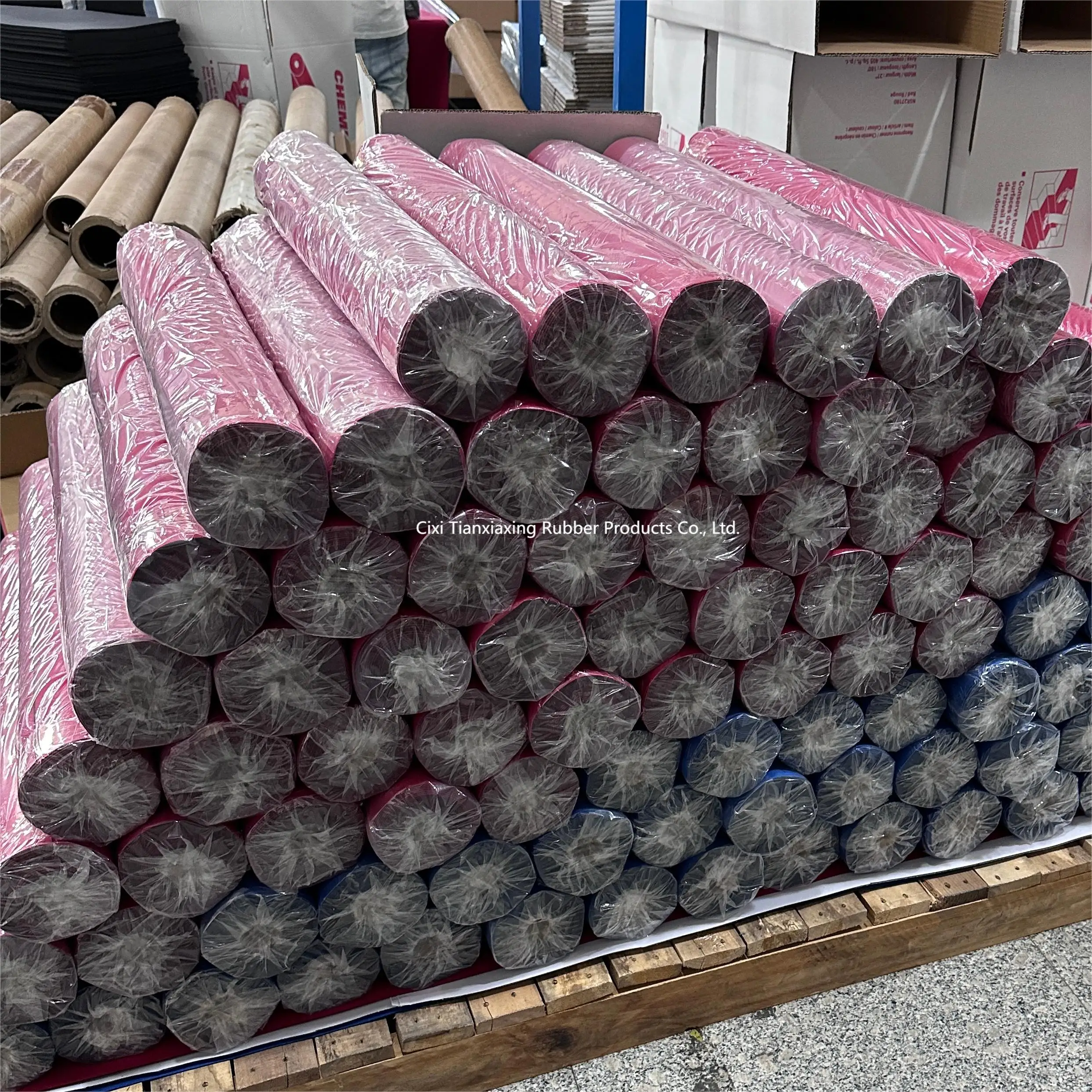 Factory Direct Red Blue Neoprene Floor Runner With 12/15/20/180ft Length Custom Size Packaging Box