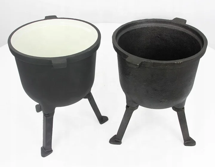 outdoor enameled cast iron caudron hunting meat Poland tradycja pot with three legs
