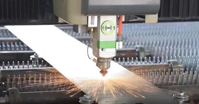 Good price 2kw 3kw 6kw fiber laser cutting machine MAX laser for fiber cutting for 20mm Metal Stainless Steel cutting