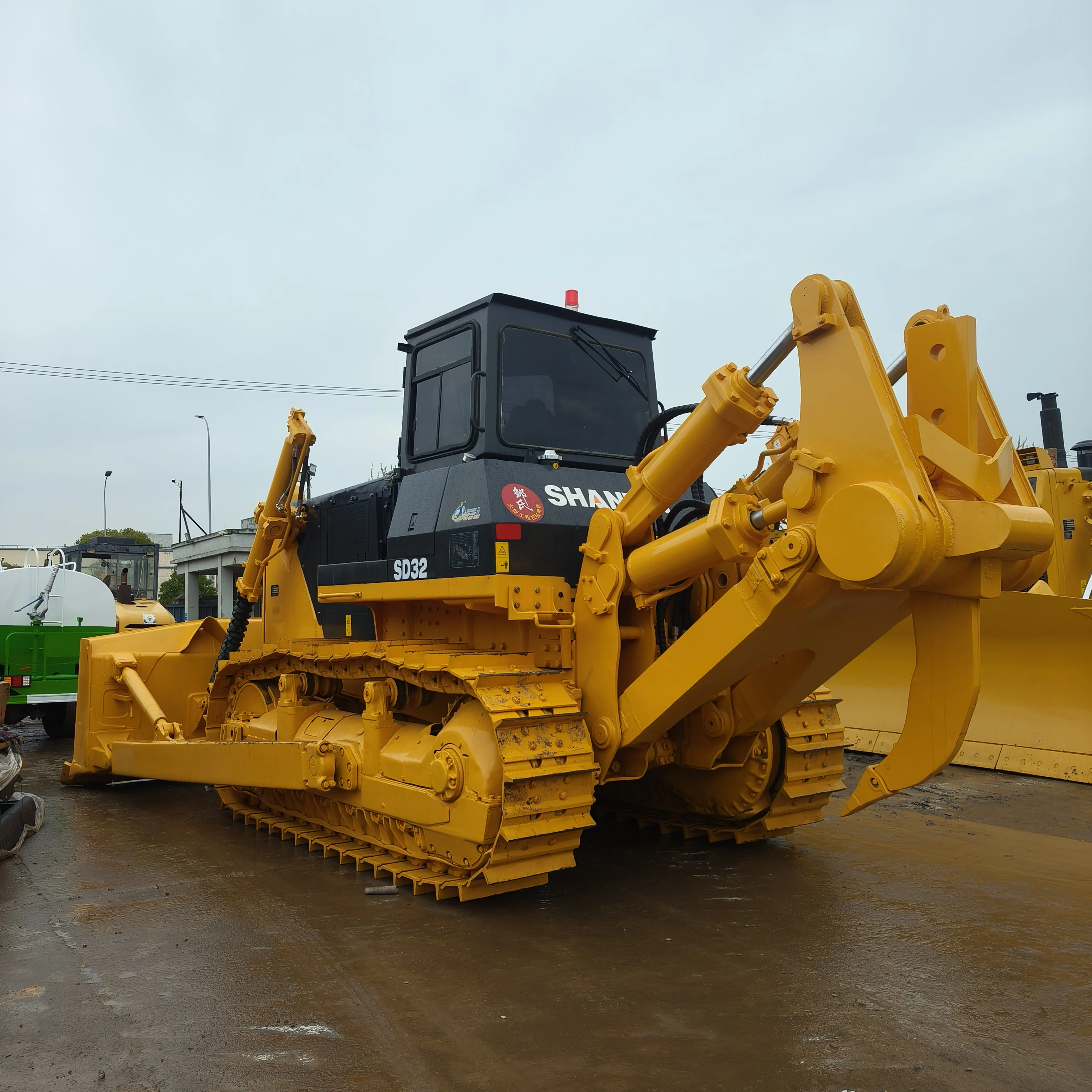 Б/у бульдозер Shantui SD32