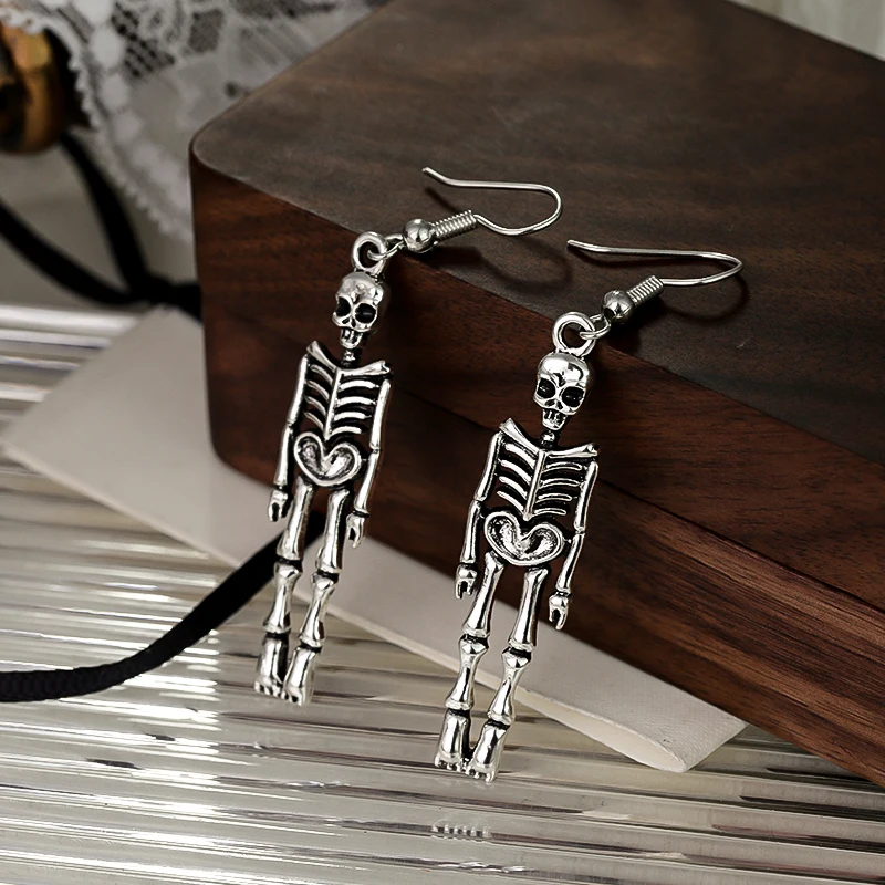 2024 Hot Hip Hop Fashion Jewelry Earrings Simple Halloween Horror Skull Skeleton Hanging Earrings