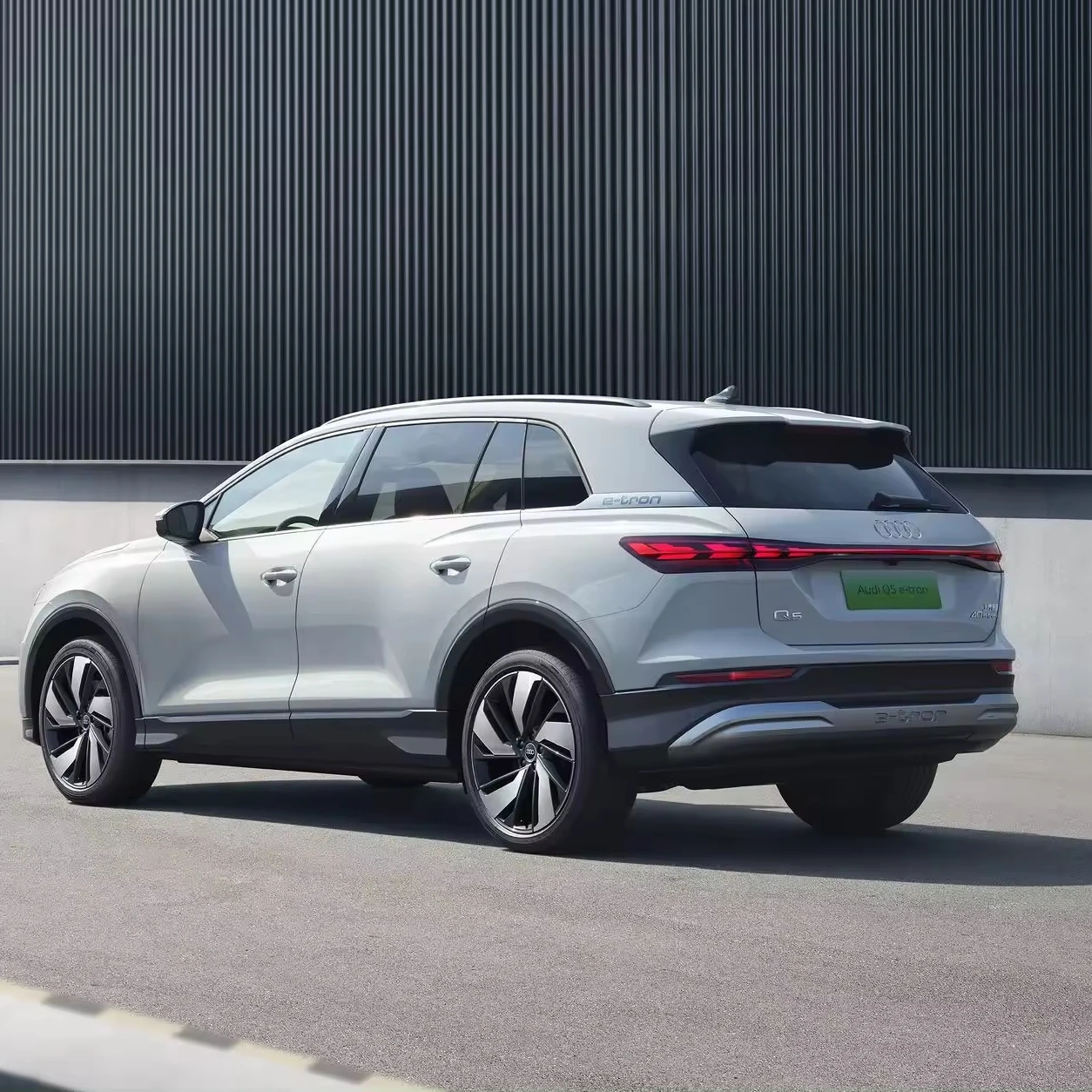 2024 new energy vehicle for Audi Q5 e-tron pure electric vehicle high-speed medium and large SUV Audi e-tron low price wholesale