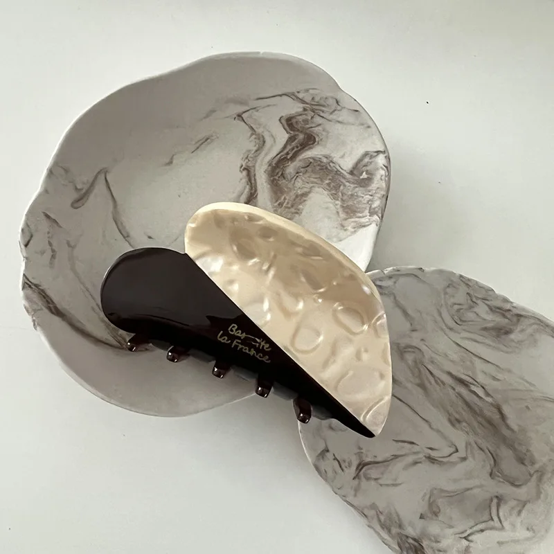 BSCI Factory YHJ Wholesale Custom Women Hair Claw Clips Light Luxury Milk Coffee Splicing Acetate Claw Clips Hair Claw