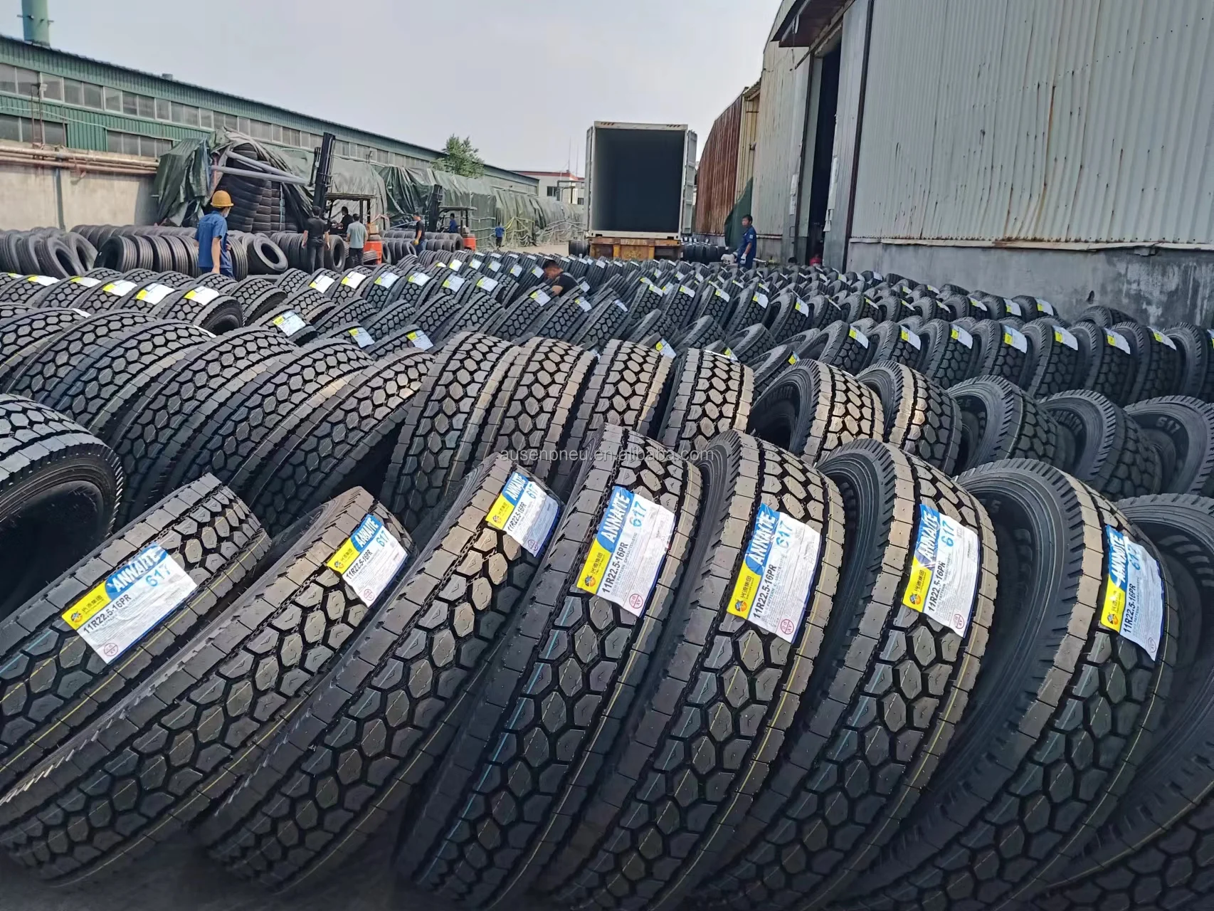 llantas 11R22.5 18PR off road heavy duty truck tires factory price