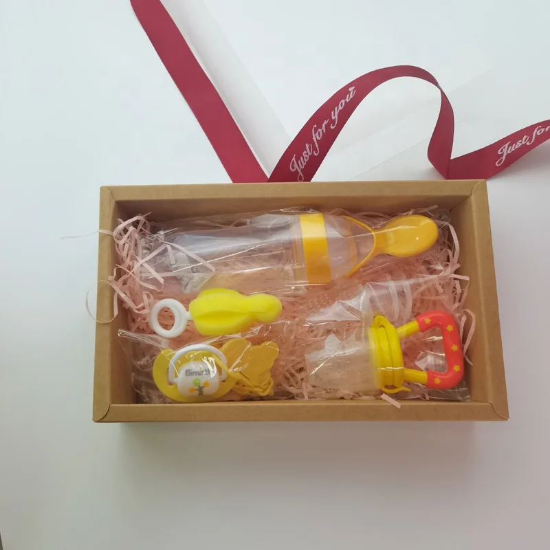 Baby Shower Gift Box Pack Cereal feeder Bottle Spoon Silicone Squeeze 8pcs Fruit Feeder Newborn Pacifier Chain Clip Gift Set