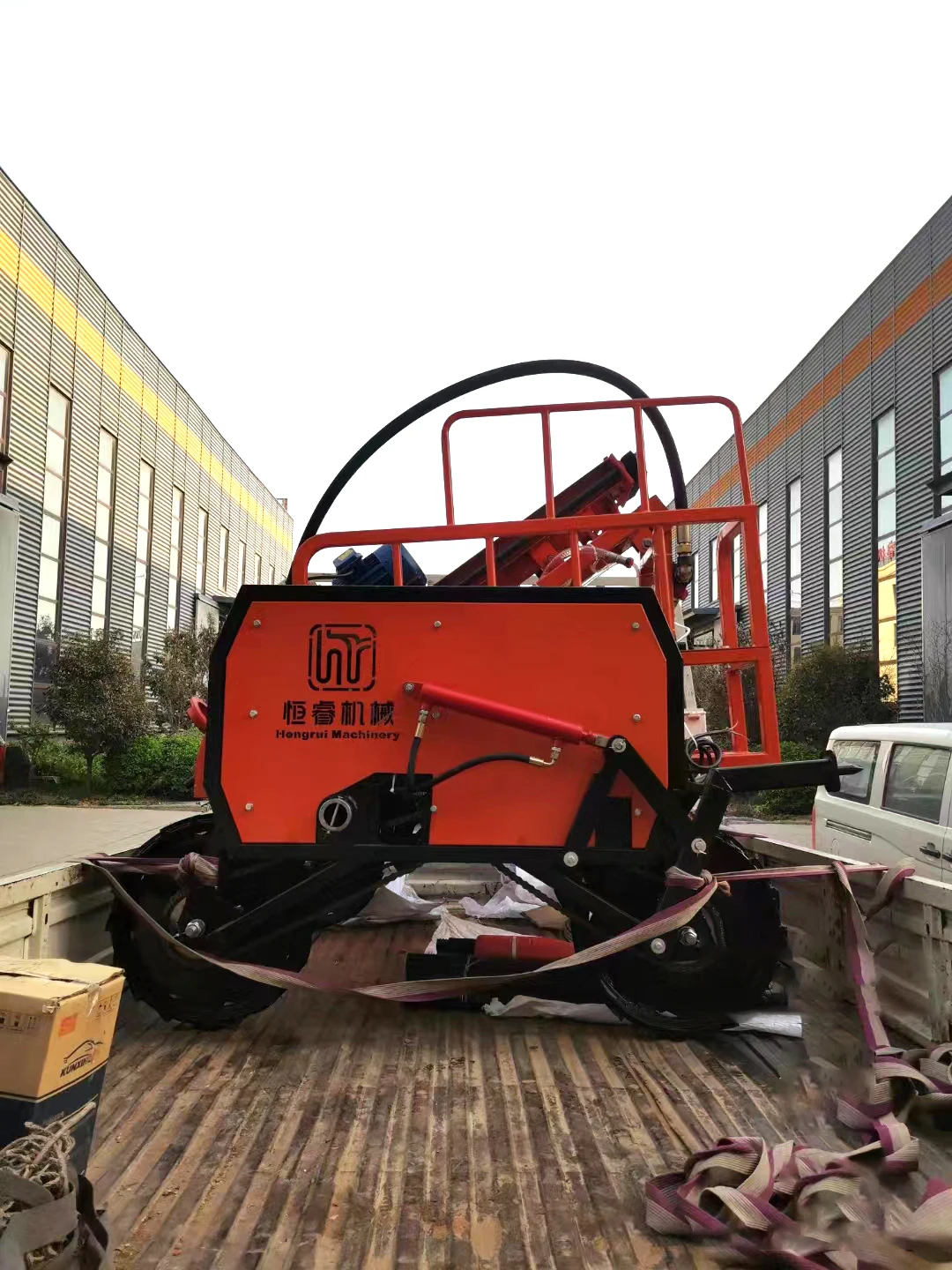 Hydraulic Small Loader Diesel Guardrail Fence Pile Driver Machine for Highway Road Diesel Hammer Pile Drivers