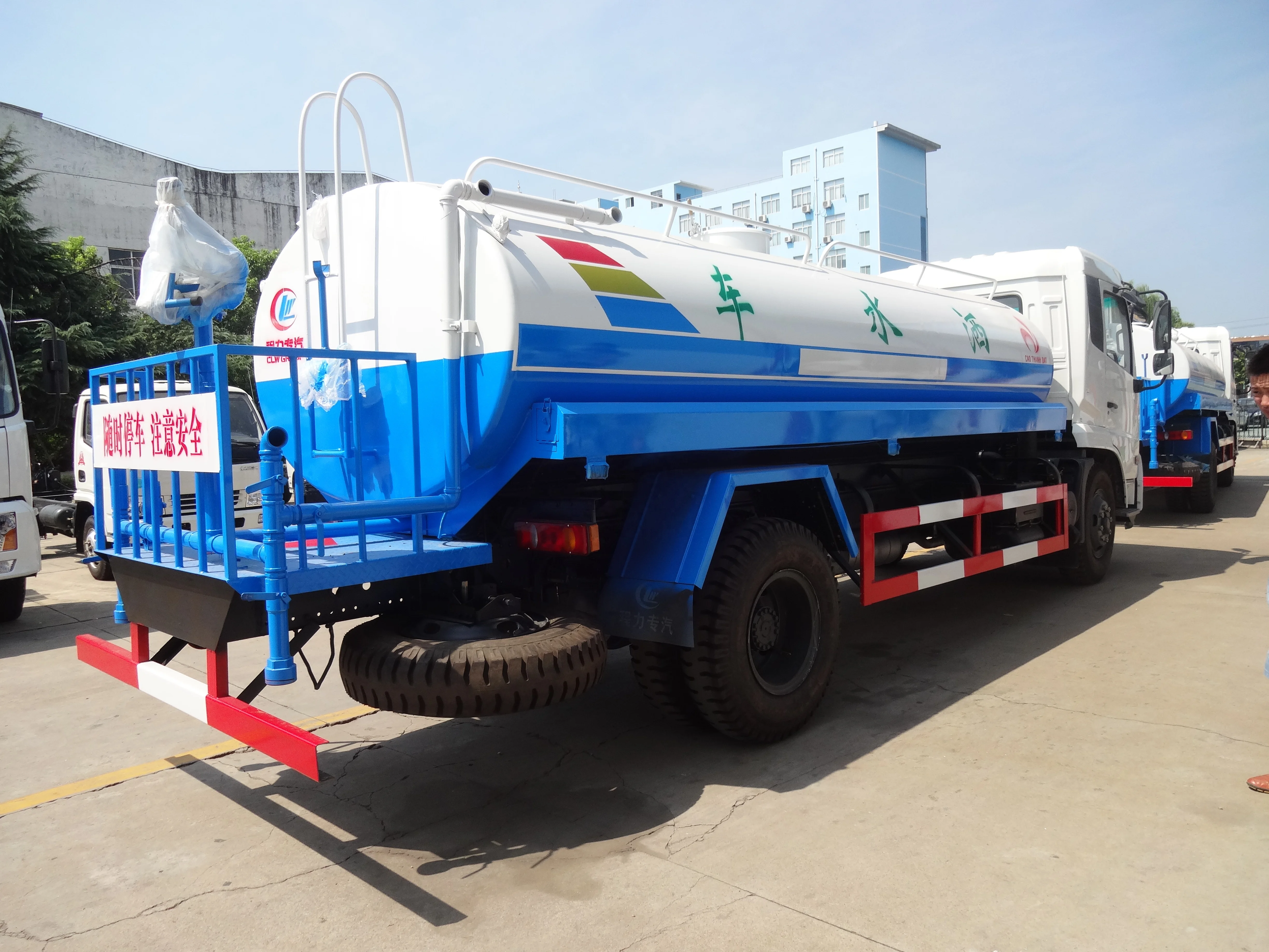 Factory Price 6*4 tank Truck Green Spray Bowster Trucks