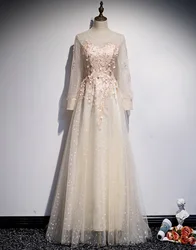 Кружевное платье-макси цвета слоновой кости с длинными рукавами и круглым вырезом