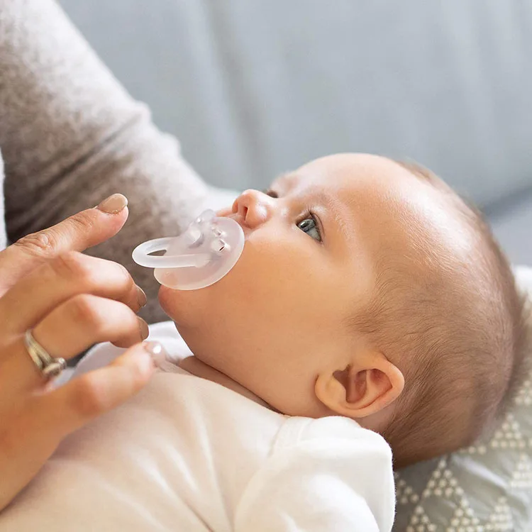 Wholesale BPA free Silicone Pacifier Customize Silicone Newborn Pacifiers Sweetie Soother Baby Pacifier