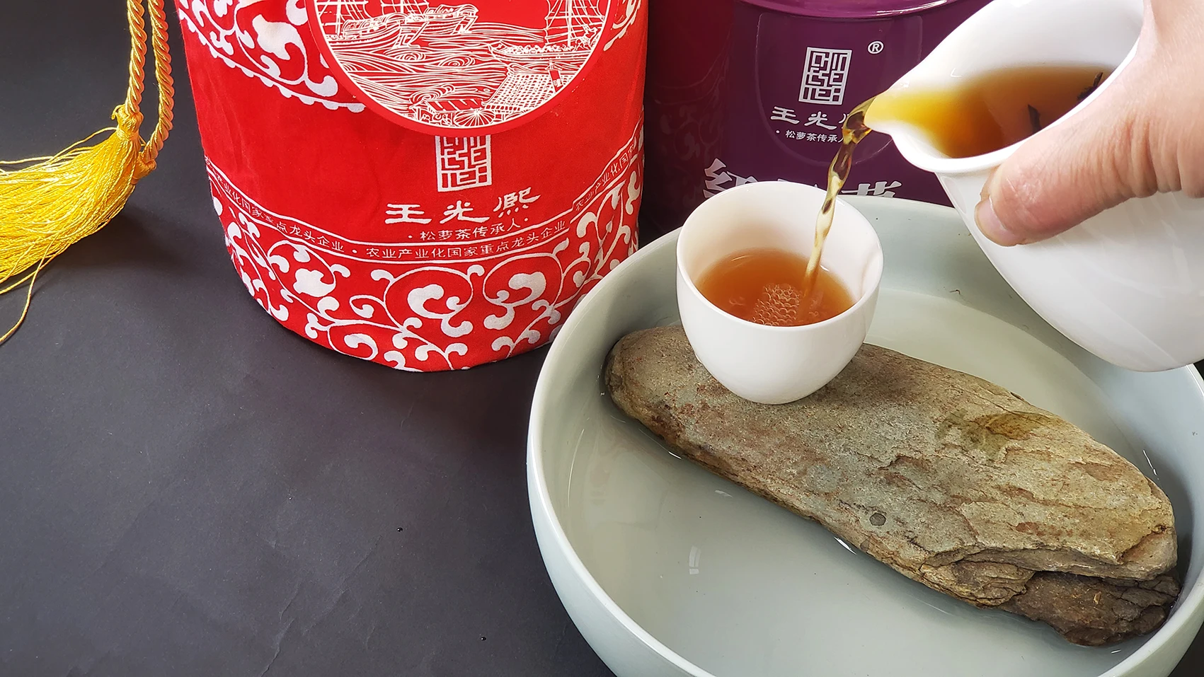 Manufacturers Natural Loose Black Tea packing with 250g tin