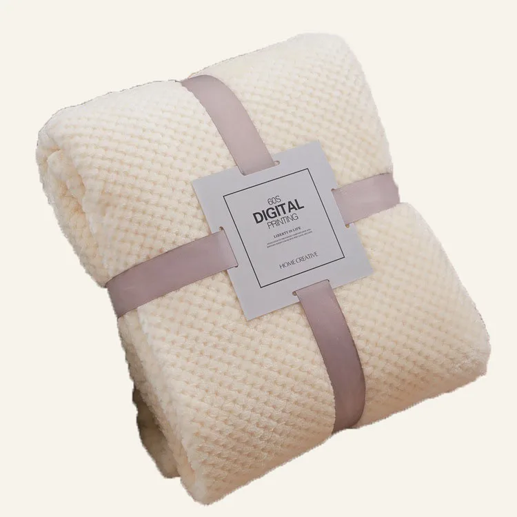 Newtowel Cheap Wholesale thickened Flannel Blanket Home Flannel Coral Fleece Blanket Custom Pineapple plaid pet blanket