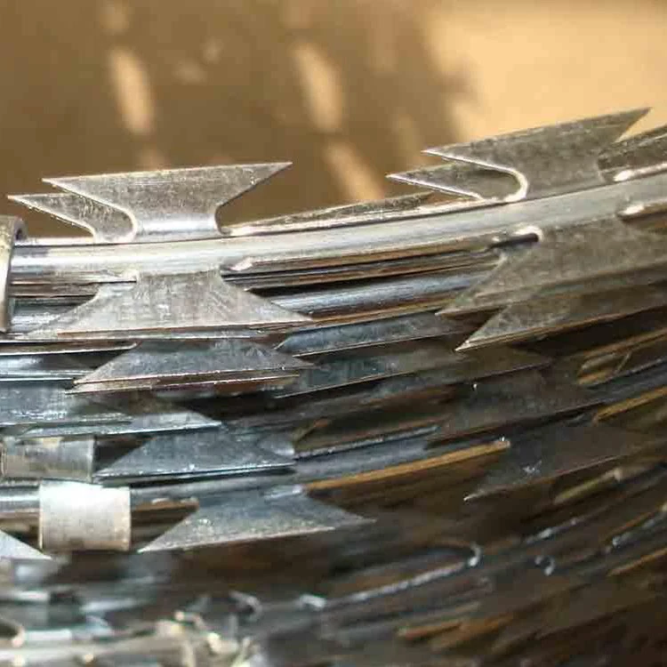 Bto 22 Low Price Concertina Wire Hot Dipped Galvanized Razor Barbed Wire Price For Sale Anti Climb Razor Wire