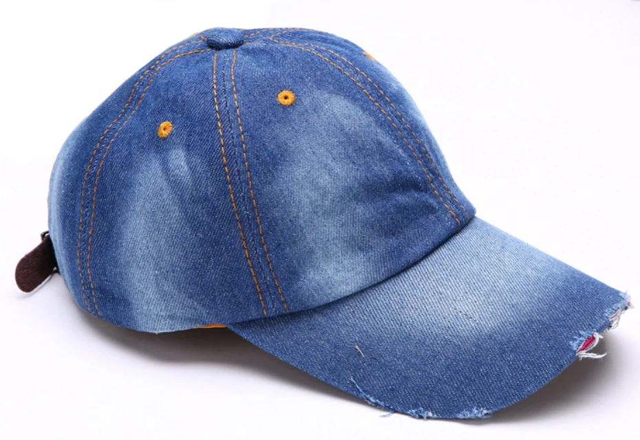 Бейсболка из джинсовой ткани