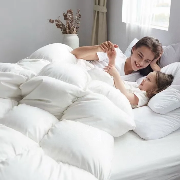 Customized 100% Cotton Fabric Filling Soft and Warm Duck Down Goose Down Duvet for All Season