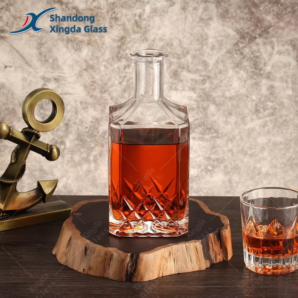 Xingda Wholesale 500Ml 750Ml Clear Empty Vodka Liquor Gin Rum Tequila Whisky Brandy Spirit Glass Bottle With Cork Manufacturer