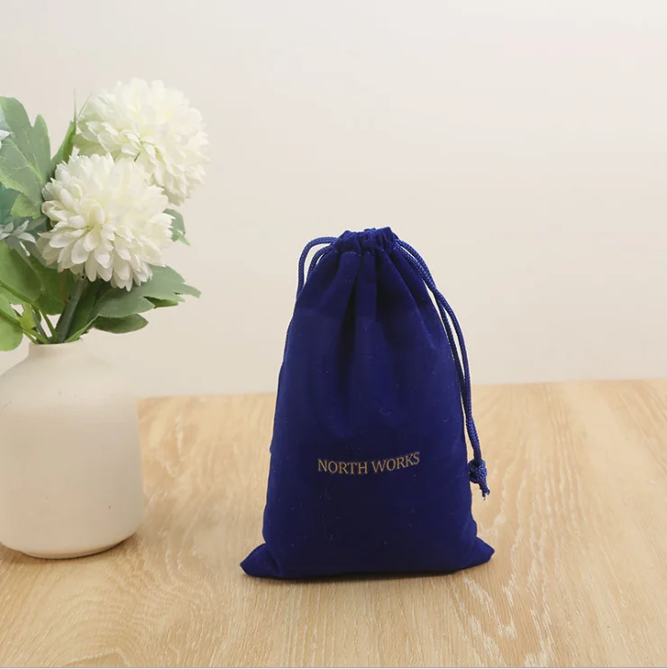 Custom Velvet Fabric Jewelry Cosmetic Gift Packaging Pouch/Bags/Envelope with Logo/Label and ButtonHot sale products