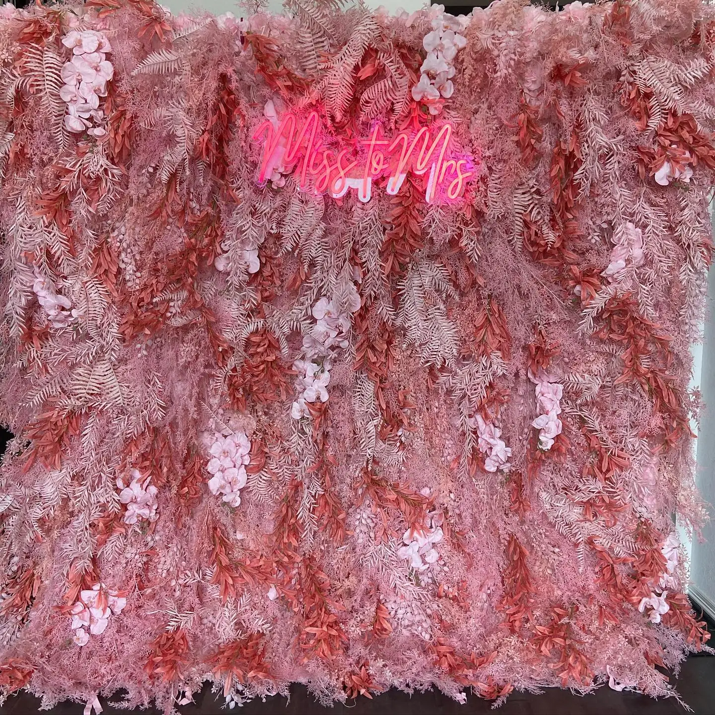 Шелковая Цветочная стена красная роза цветок настенная панель для свадебного декора различные типы изготовления новейших дизайнов на заказ