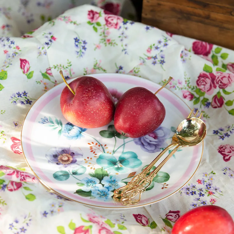 Customized High Quality Cute Ceramic Bone China Dessert Plate 17 cm Round Flat Plate