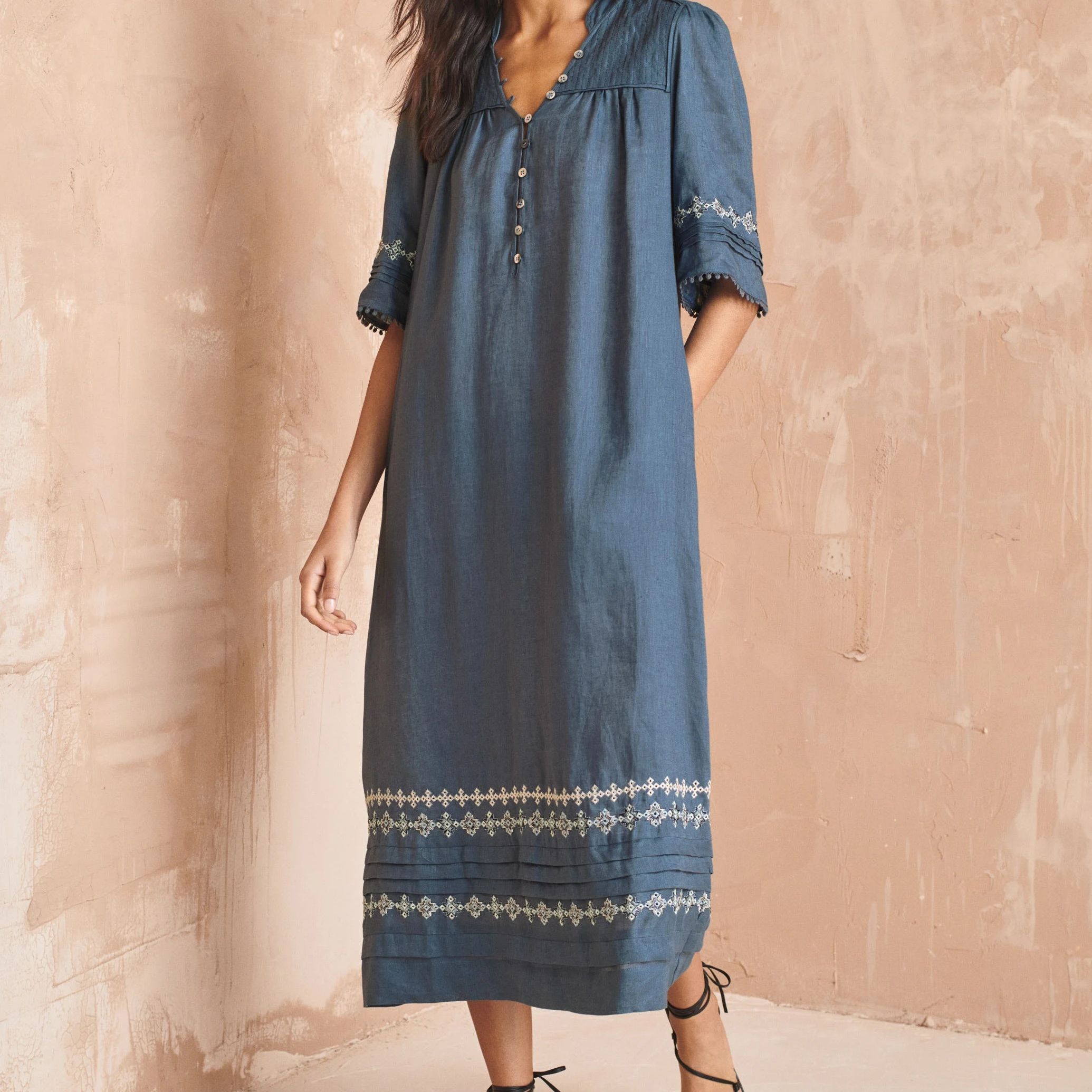 Spring 2023 V-neck button pattern embroidery temperament elegant lady long dress