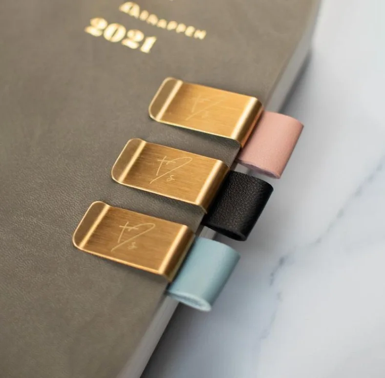 Metal Clip Bookmarks Money Clip Bookmarks Leather Reading Book Marker with Pen Holder