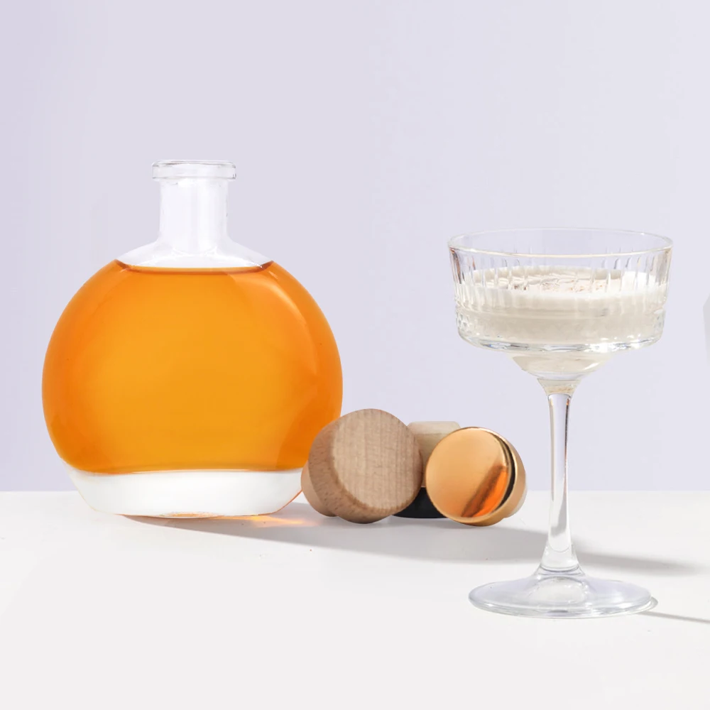 Global supply chain 125ml glass bottle transparent oblate vodka rum luxury liquor with cork
