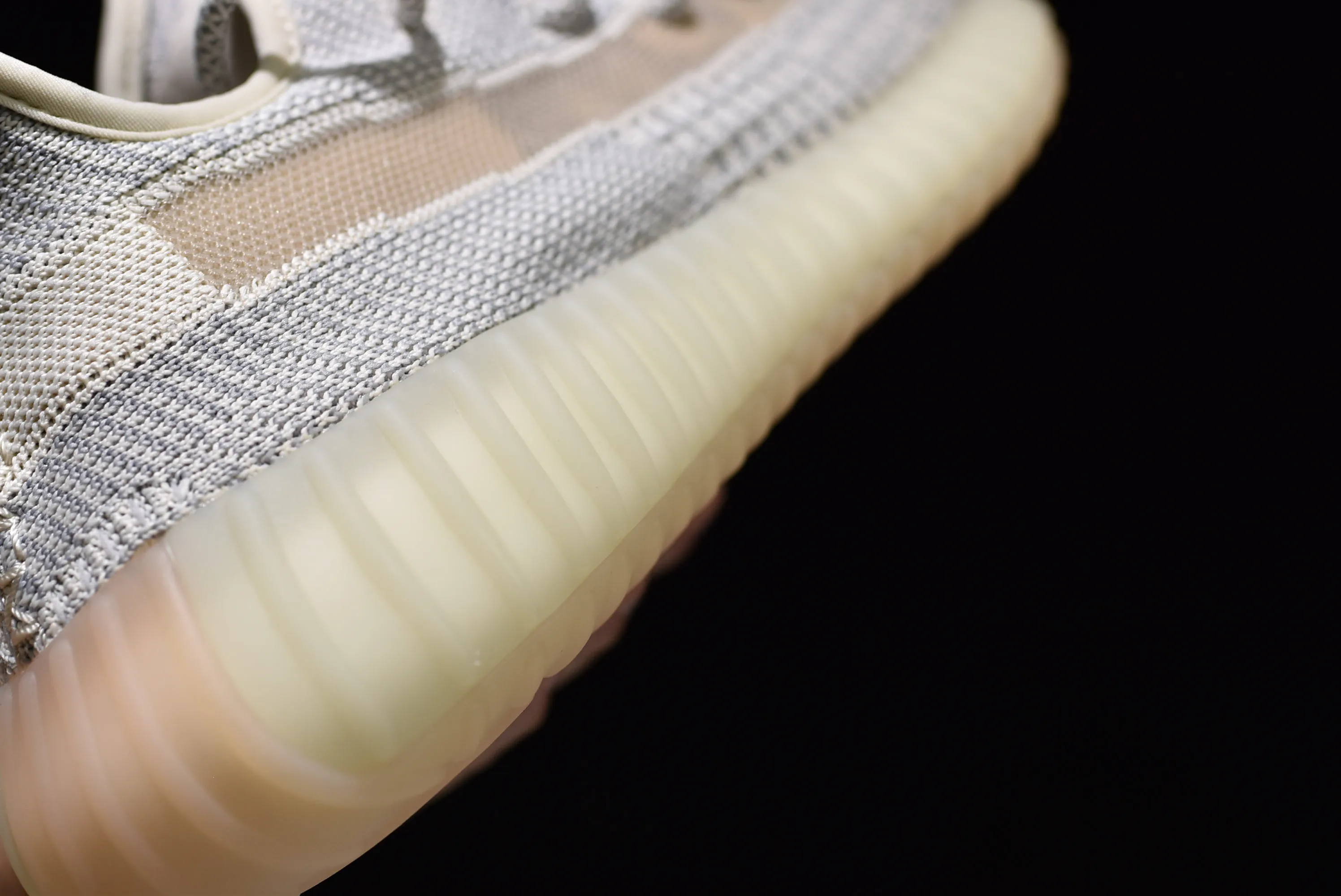 
Wholesale Yezze Reflectics Lundmark Sneakers Gym Walking Footwear Tennis Yeezi 350 v2 Shoe Large size For Men Women 
